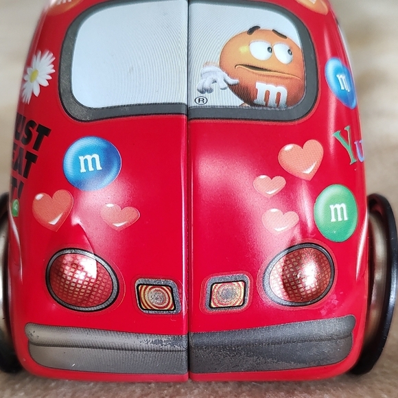 M&M'S Love Bug Car Tin Red and Green Vintage - Picture 5 of 9